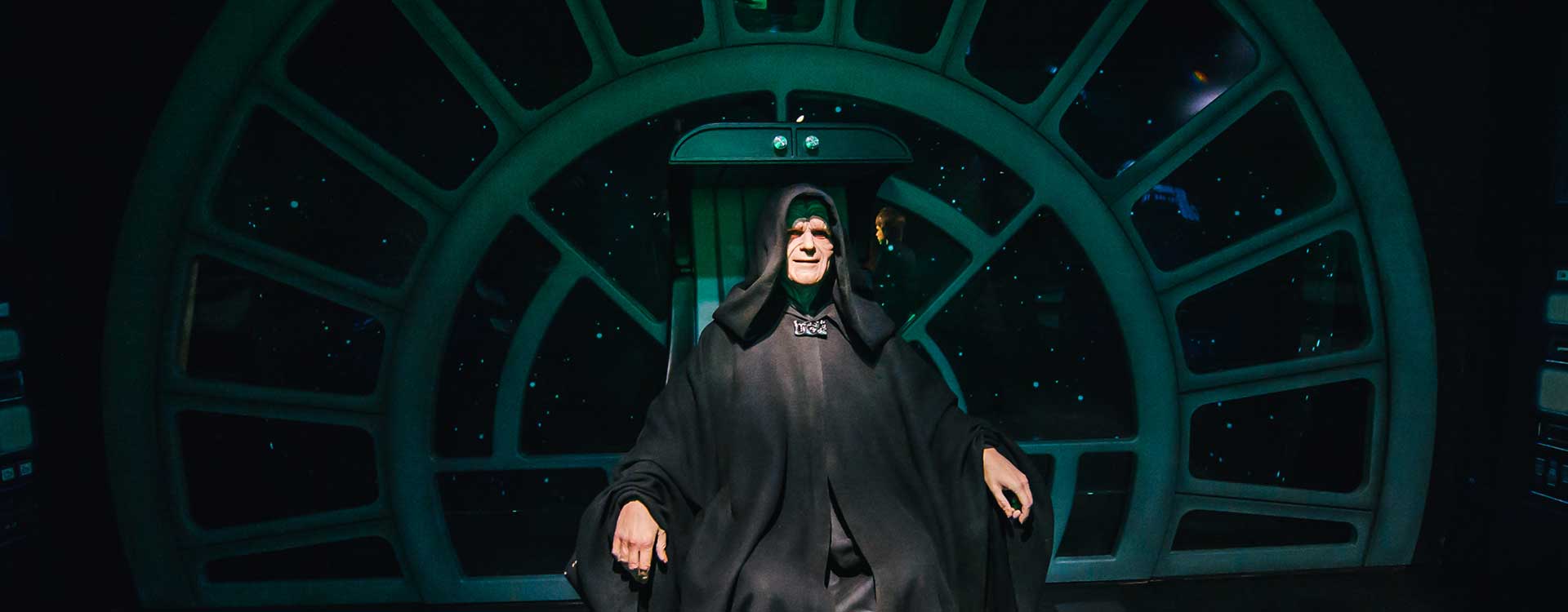 fibre optic lighting in madame tussauds star wars exhibition