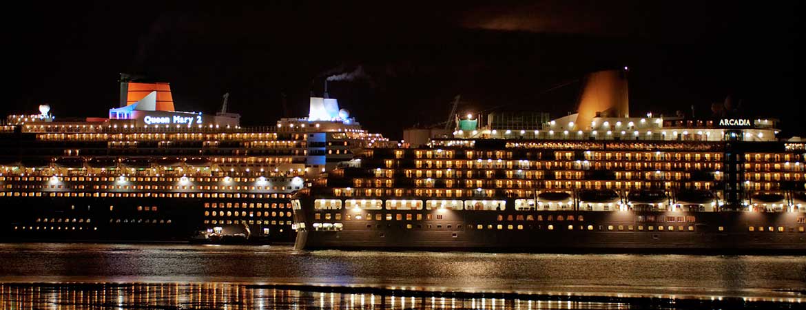 fibre optic lighting on the rms queen mary 2